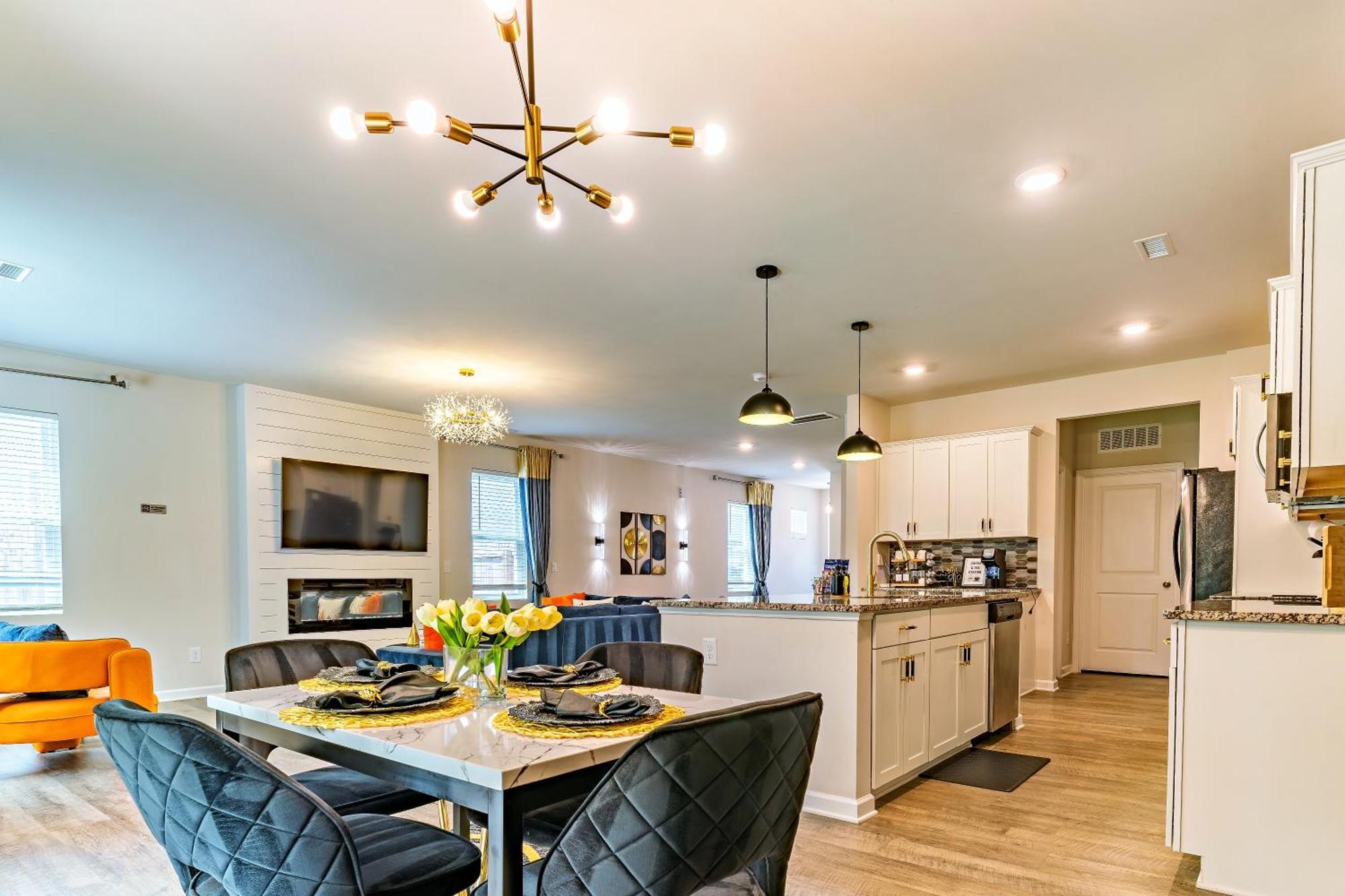 הוילה Raleigh Luxe Family Retreat- 15 Min To Downtown, Kids Gear, Fast Wifi For Wfh, Ev & Pet Friendly מראה חיצוני תמונה
