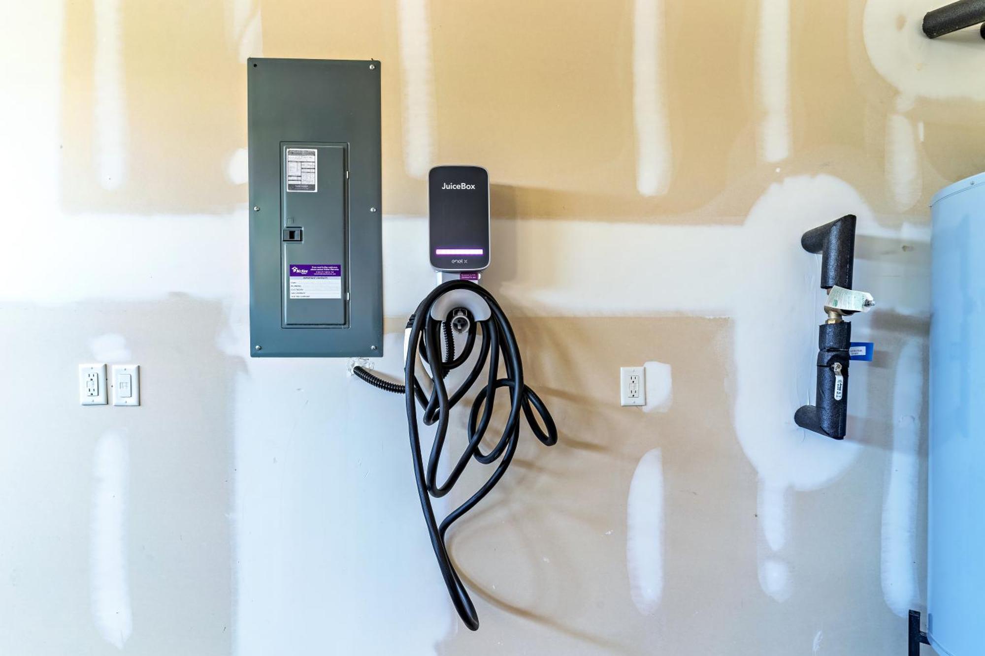 הוילה Raleigh Luxe Family Retreat- 15 Min To Downtown, Kids Gear, Fast Wifi For Wfh, Ev & Pet Friendly מראה חיצוני תמונה
